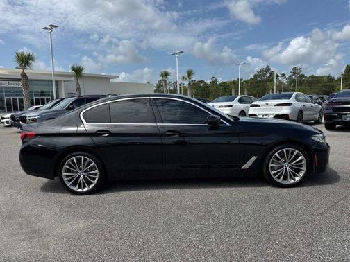 2022 BMW 530 i