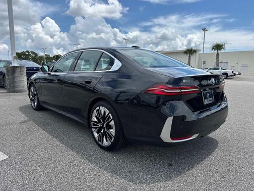 2025 BMW 530 i xDrive