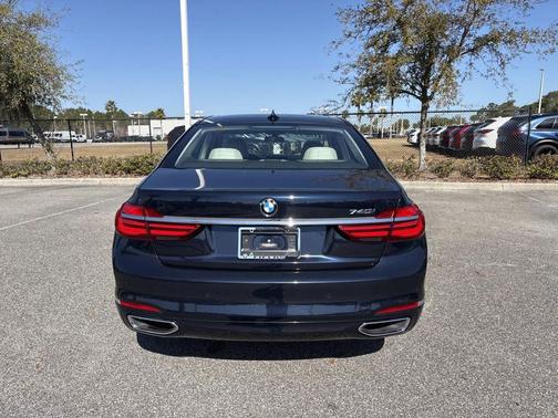 2018 BMW 740 740i