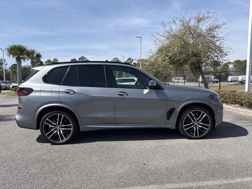 Skyscraper Grey Metallic 2025 BMW X5 xDrive40i