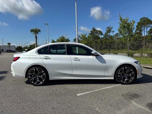 2025 BMW 330 i