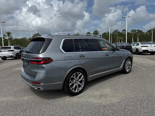 2025 BMW X7 xDrive40i
