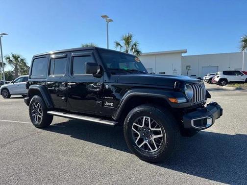 2024 Jeep Wrangler 4-Door Sahara 4x4