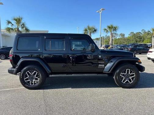 2024 Jeep Wrangler 4-Door Sahara 4x4