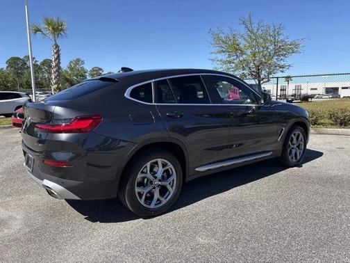 2024 BMW X4 xDrive30i