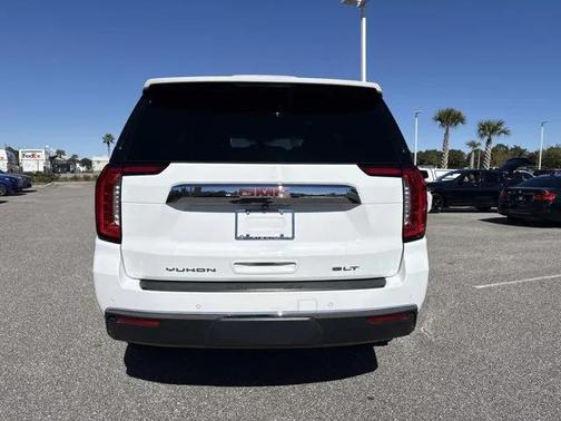 2022 GMC Yukon SLT