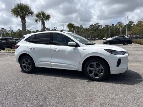 Star White Metallic Tri-Coat 2023 Ford Escape ST-Line Select
