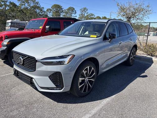2025 Volvo XC60 B5 Plus