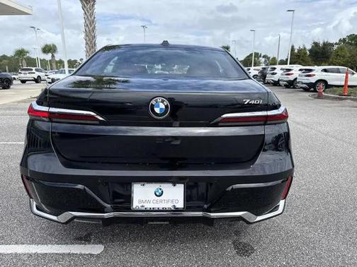 2023 BMW 740 i
