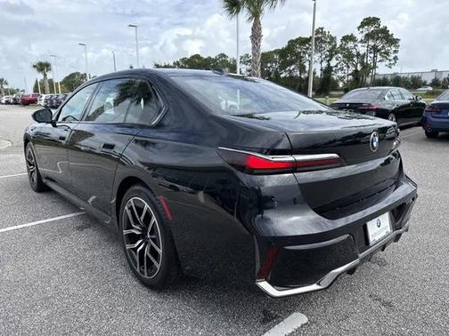 2023 BMW 740 i