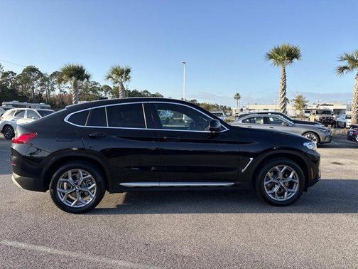 2025 BMW X4 xDrive30i