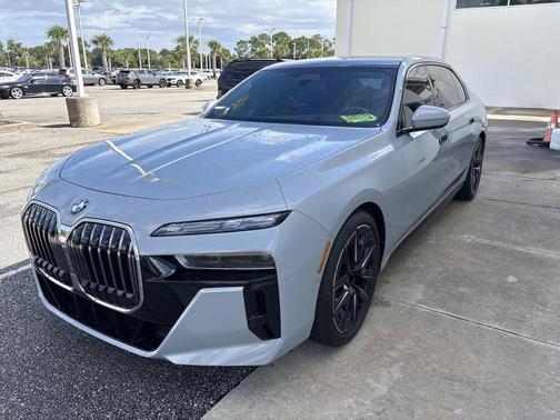 2023 BMW 740 i