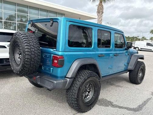 Bikini Pearlcoat 2020 Jeep Wrangler Unlimited Willys 4x4
