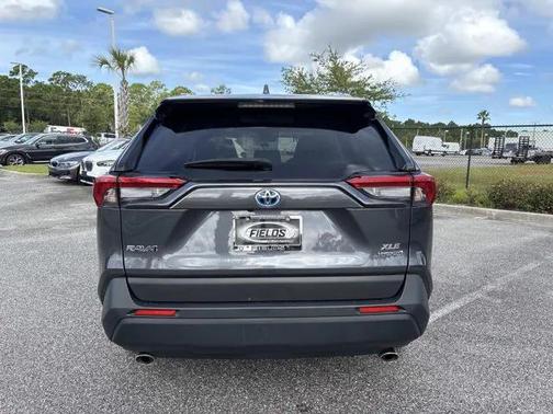 2022 Toyota RAV4 Hybrid XLE