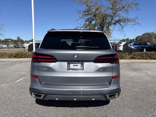 Skyscraper Grey Metallic 2026 BMW X5 PHEV xDrive50e