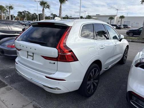 2022 Volvo XC60 B6 Inscription