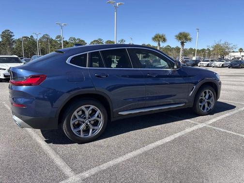 2025 BMW X4 xDrive30i