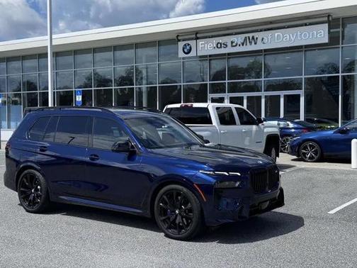 2025 BMW X7 M60i