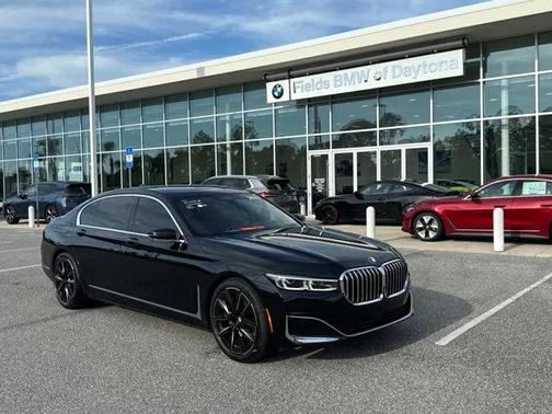 2022 BMW 740 i