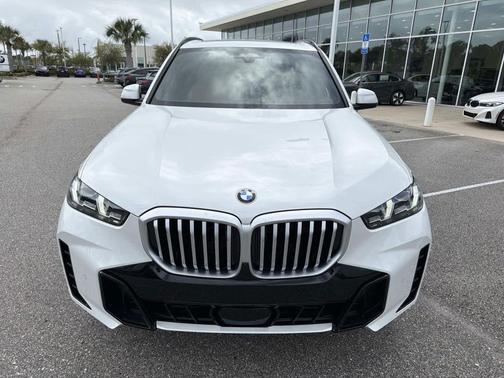 Mineral White Metallic 2026 BMW X5 sDrive40i