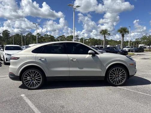 2022 Porsche Cayenne Cayenne