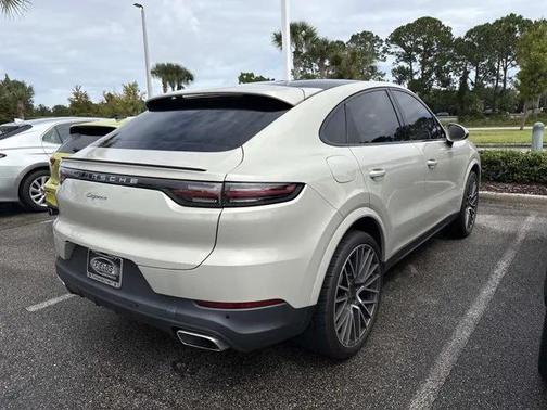 2022 Porsche Cayenne Cayenne