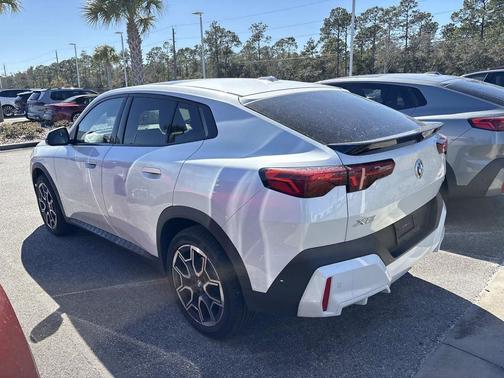 2025 BMW X2 xDrive28i