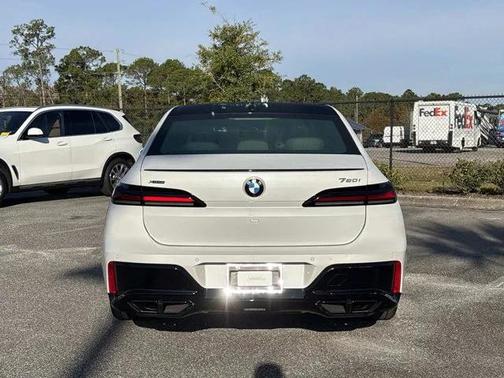 2023 BMW 760 i xDrive