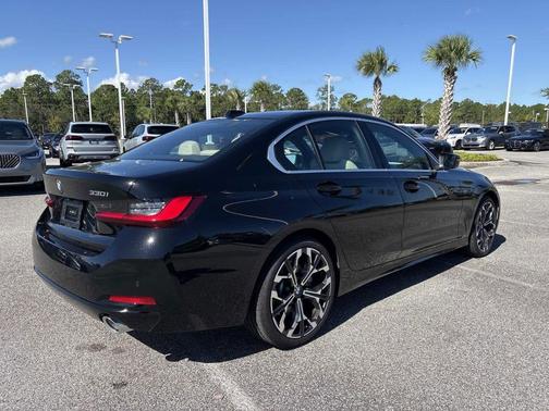 2025 BMW 330 330i Sedan