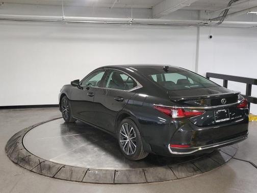 2024 Lexus ES 250 Base