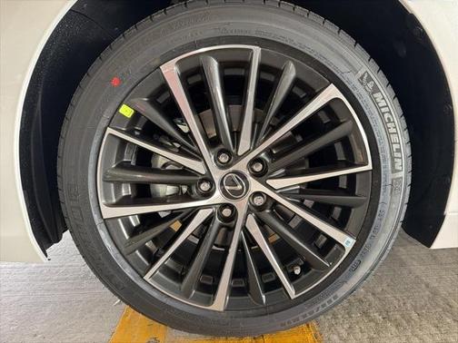 2025 Lexus ES 350 Base