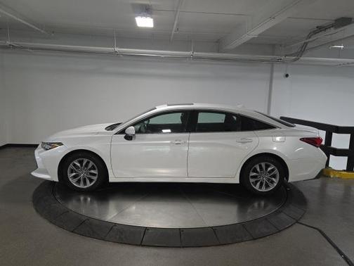 2019 Toyota Avalon XLE