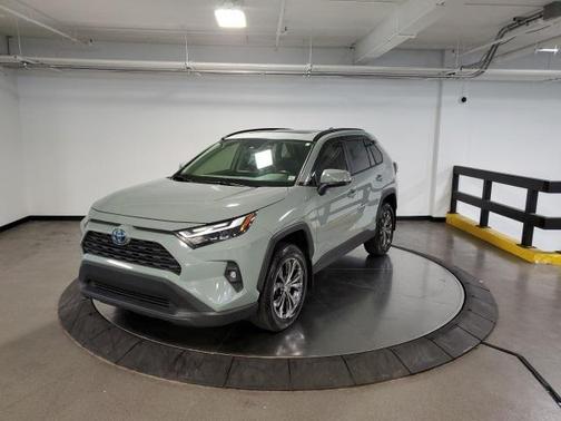 2022 Toyota RAV4 Hybrid XLE Premium
