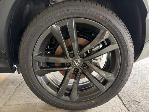 2026 Lexus NX 450h+ Luxury