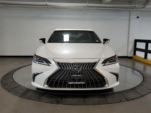 White Pearl 2025 Lexus ES 300h Base