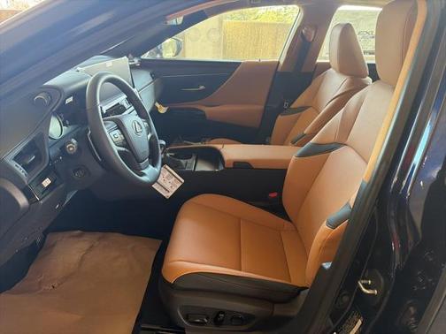 2025 Lexus ES 350 Base