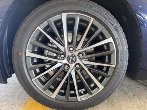 2025 Lexus ES 350 Base