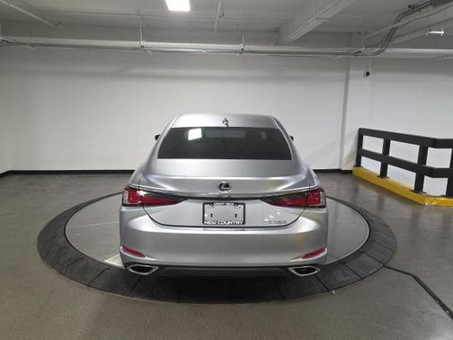 2023 Lexus ES 350 Base