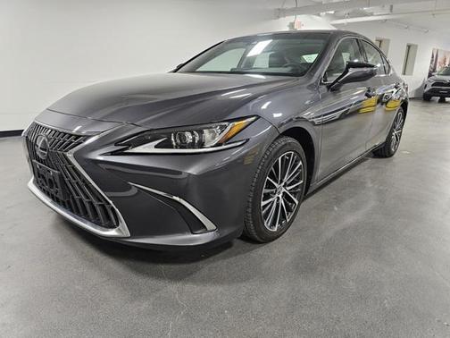 2023 Lexus ES 300h Base