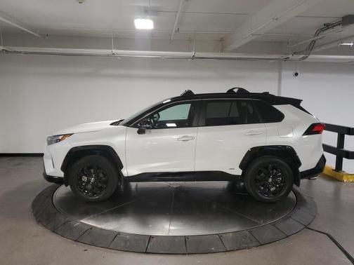 2023 Toyota RAV4 Hybrid SE