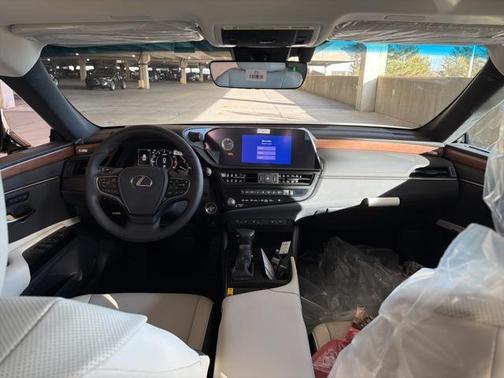 2025 Lexus ES 350 Base