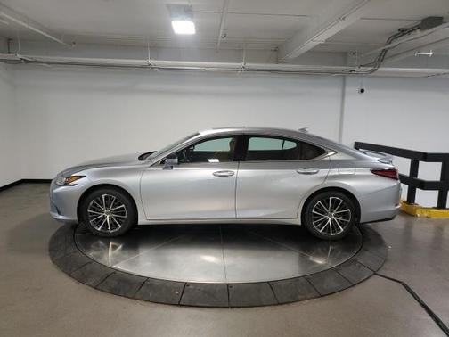 2022 Lexus ES 350 Base