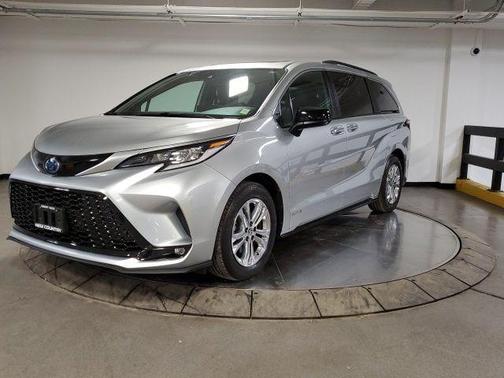 2021 Toyota Sienna XSE 7 Passenger