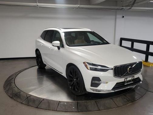 2023 Volvo XC60 B5 Ultimate Bright Theme