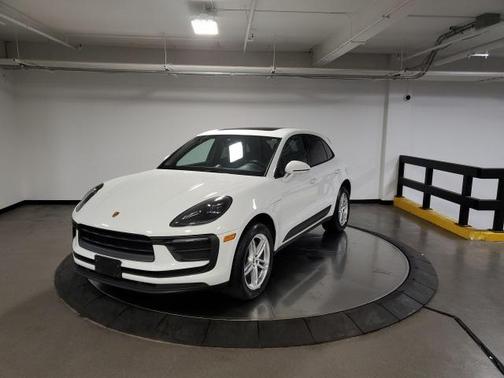 2022 Porsche Macan Base