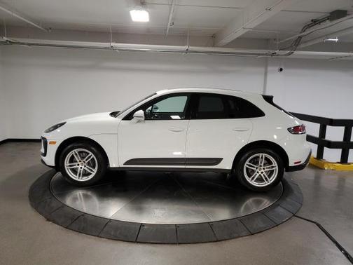 2022 Porsche Macan Base