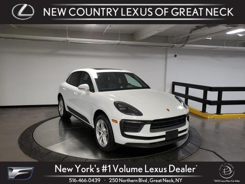 2022 Porsche Macan Base