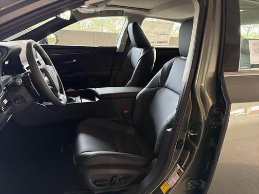 2025 Lexus ES 350 Base