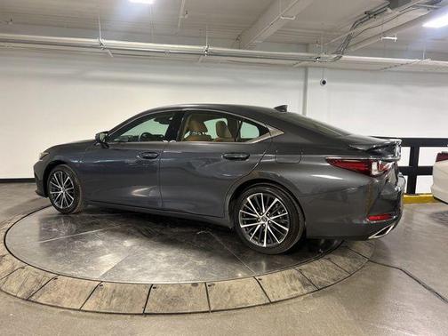 2025 Lexus ES 350 Base