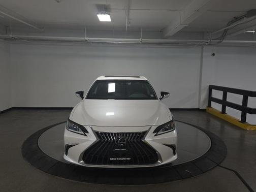 2022 Lexus ES 350 Base